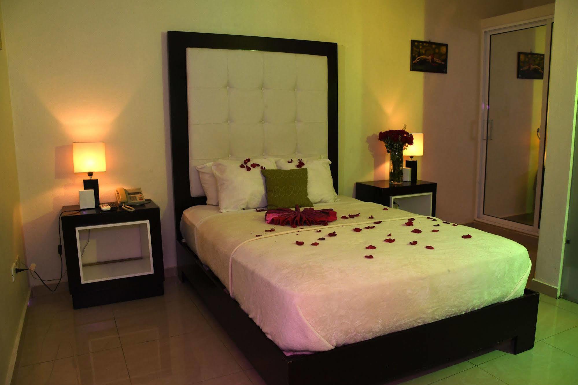 Hostal San Francisco De Asis 산토도밍고 외부 사진